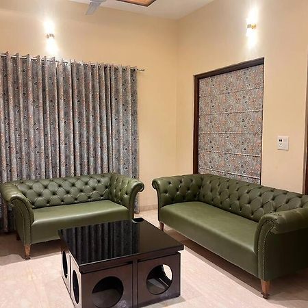 5Bhk Home Away From Home At Ranjit Avenue Amritszár Kültér fotó