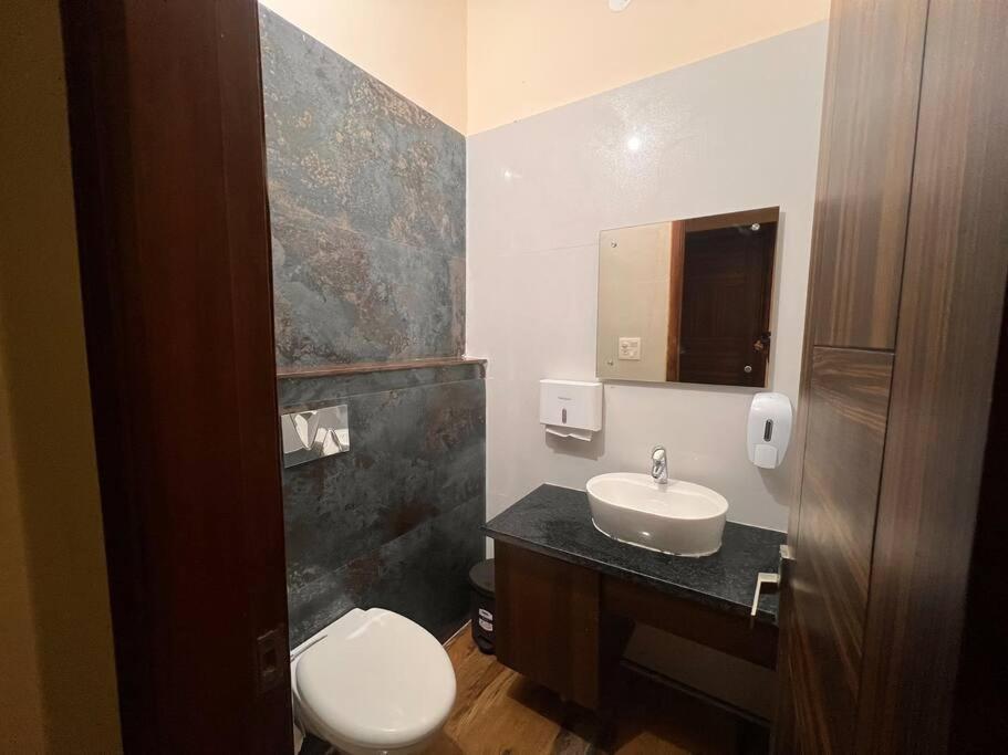 5Bhk Home Away From Home At Ranjit Avenue Amritszár Kültér fotó