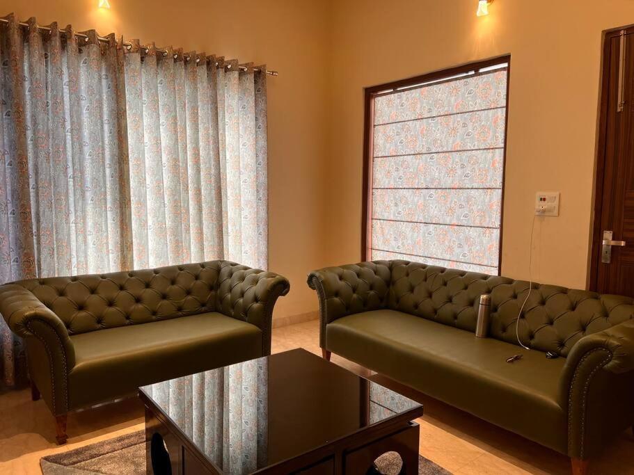 5Bhk Home Away From Home At Ranjit Avenue Amritszár Kültér fotó