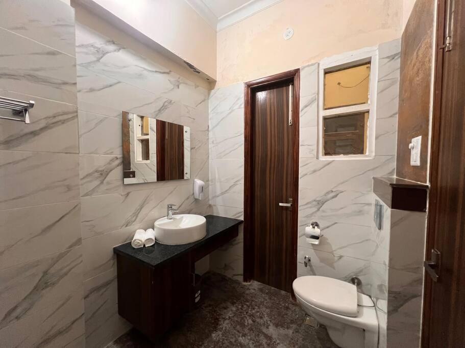 5Bhk Home Away From Home At Ranjit Avenue Amritszár Kültér fotó