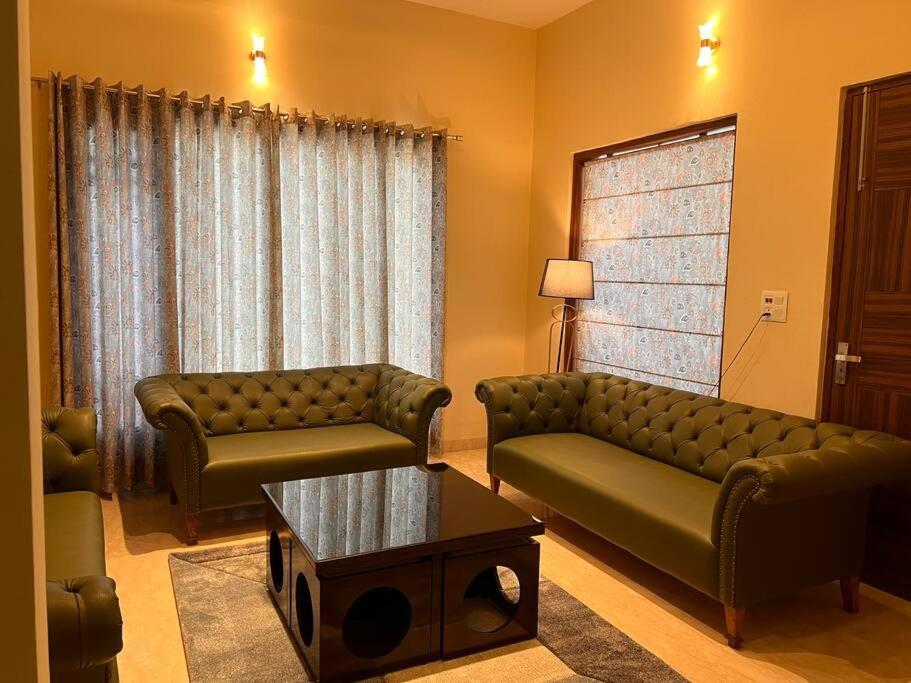 5Bhk Home Away From Home At Ranjit Avenue Amritszár Kültér fotó