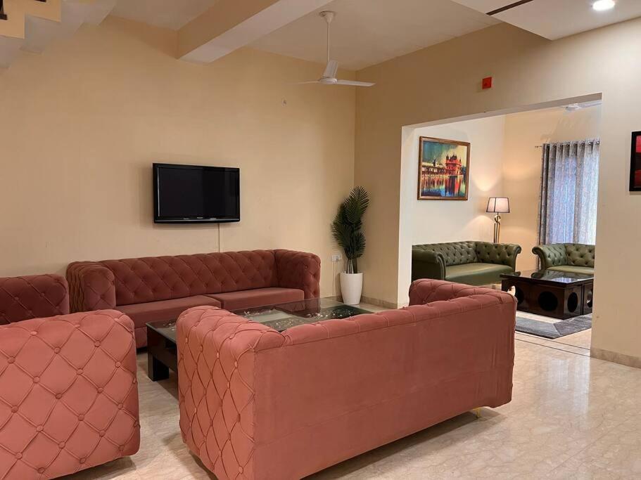 5Bhk Home Away From Home At Ranjit Avenue Amritszár Kültér fotó