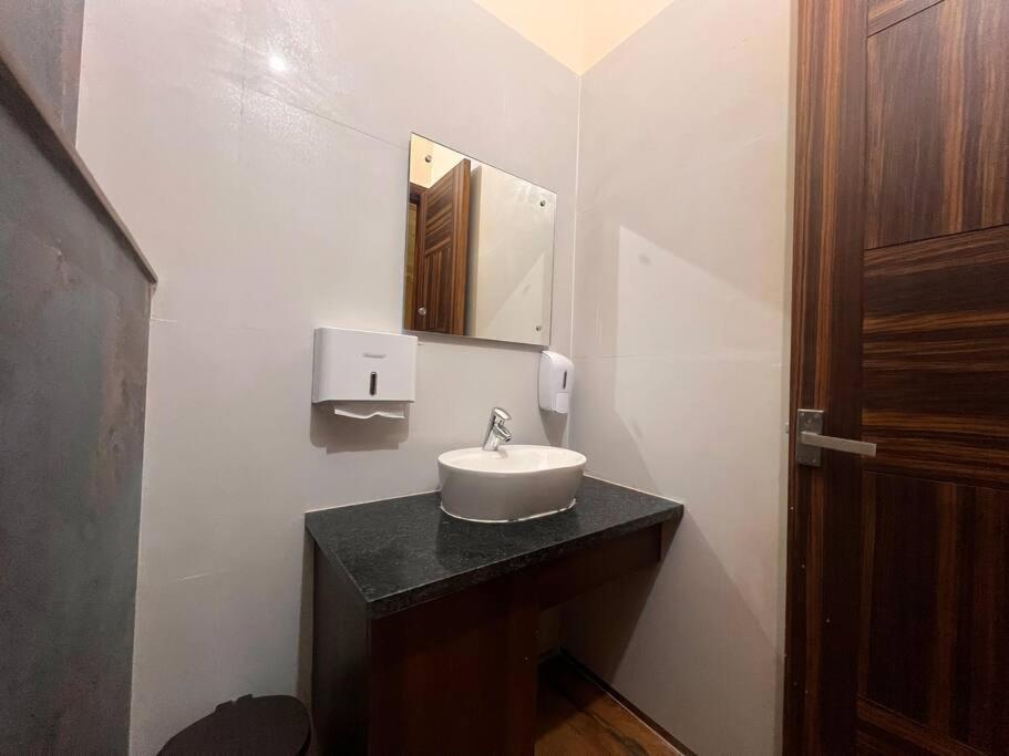 5Bhk Home Away From Home At Ranjit Avenue Amritszár Kültér fotó