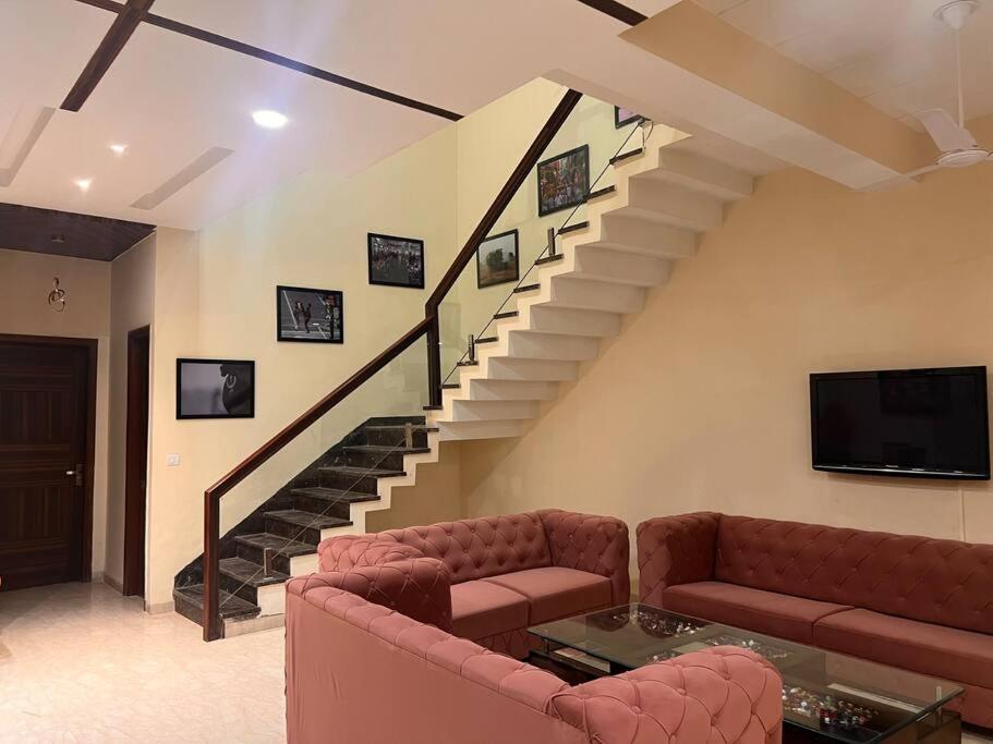 5Bhk Home Away From Home At Ranjit Avenue Amritszár Kültér fotó