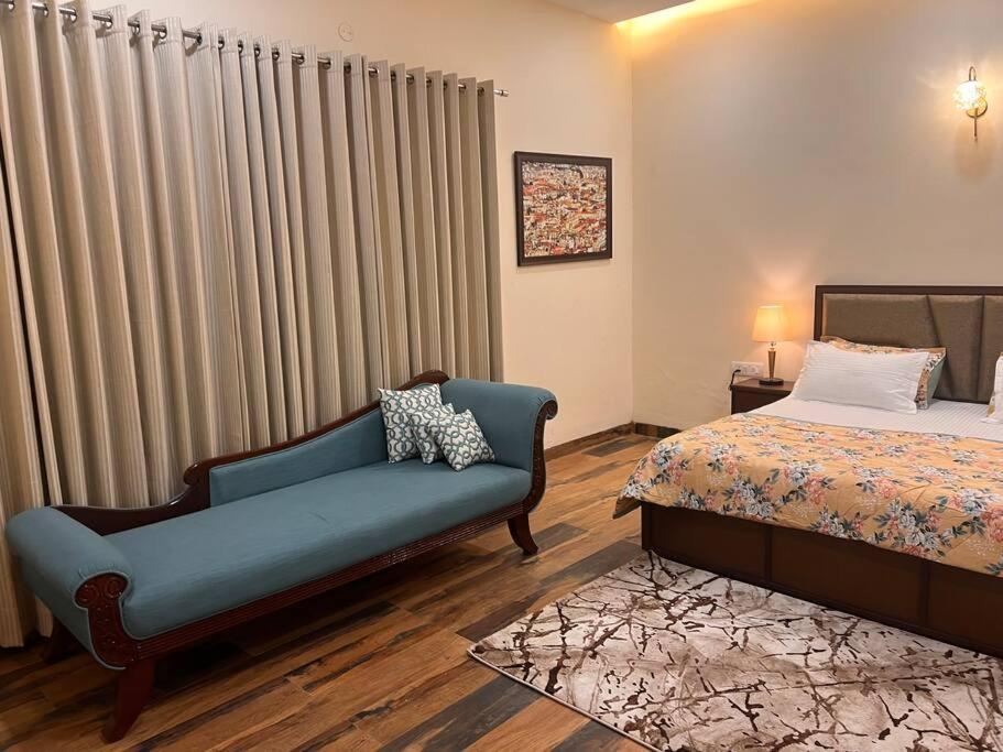 5Bhk Home Away From Home At Ranjit Avenue Amritszár Kültér fotó