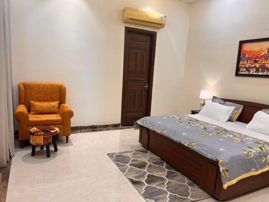 5Bhk Home Away From Home At Ranjit Avenue Amritszár Kültér fotó