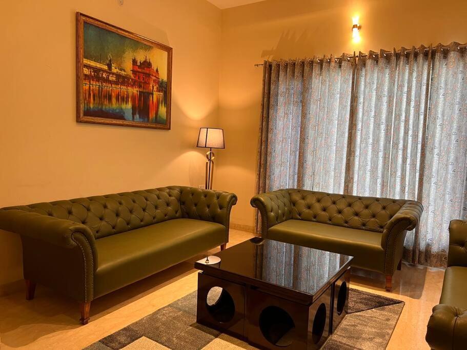 5Bhk Home Away From Home At Ranjit Avenue Amritszár Kültér fotó